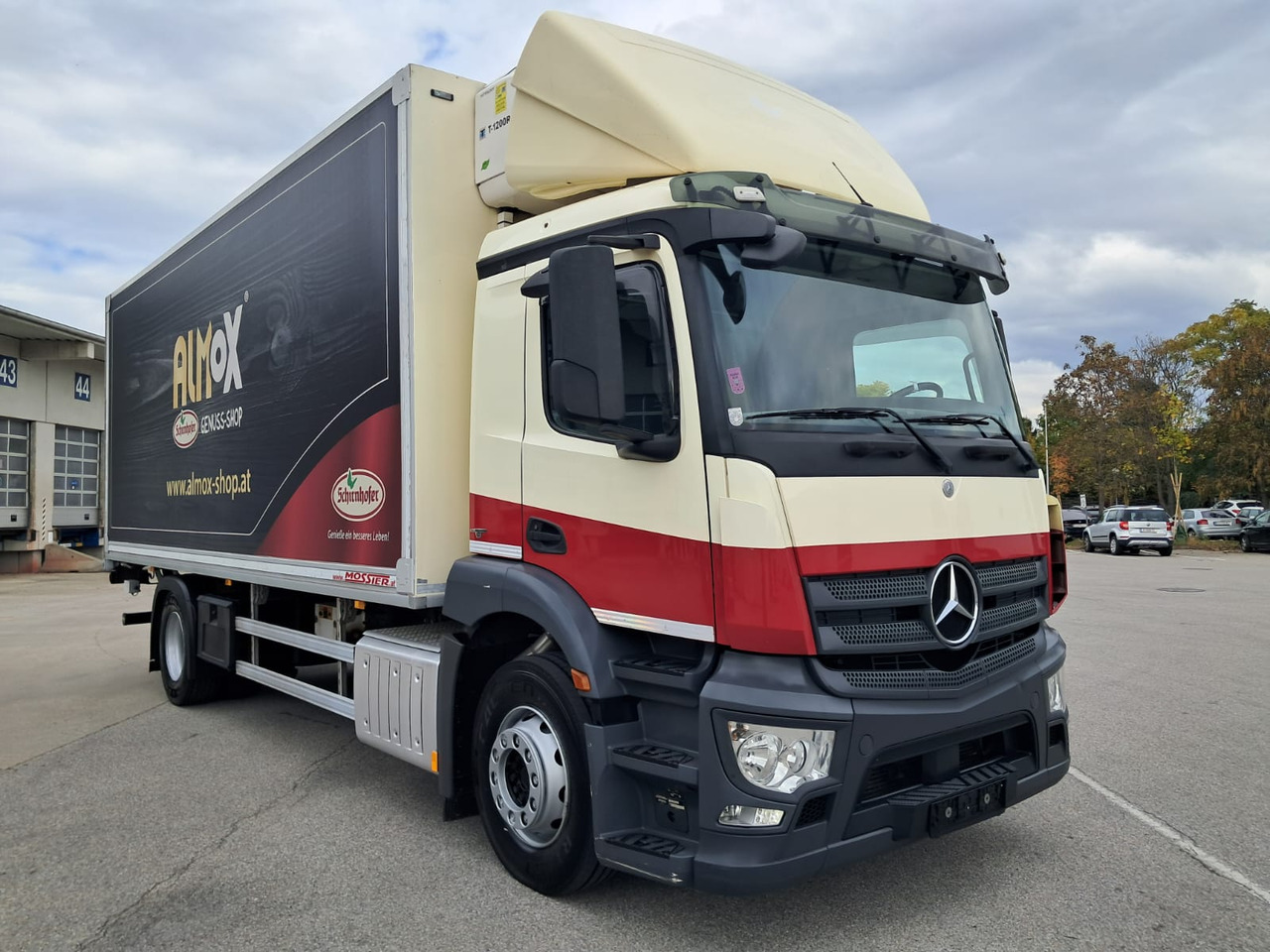 MERCEDES-BENZ Antos 1833 Kühlkoffer LBW | Standheizung | Euro 6 - Tovornjak hladilnik: slika 2 MERCEDES-BENZ Antos 1833 Kühlkoffer LBW | Standheizung | Euro 6 - Tovornjak hladilnik: slika 2