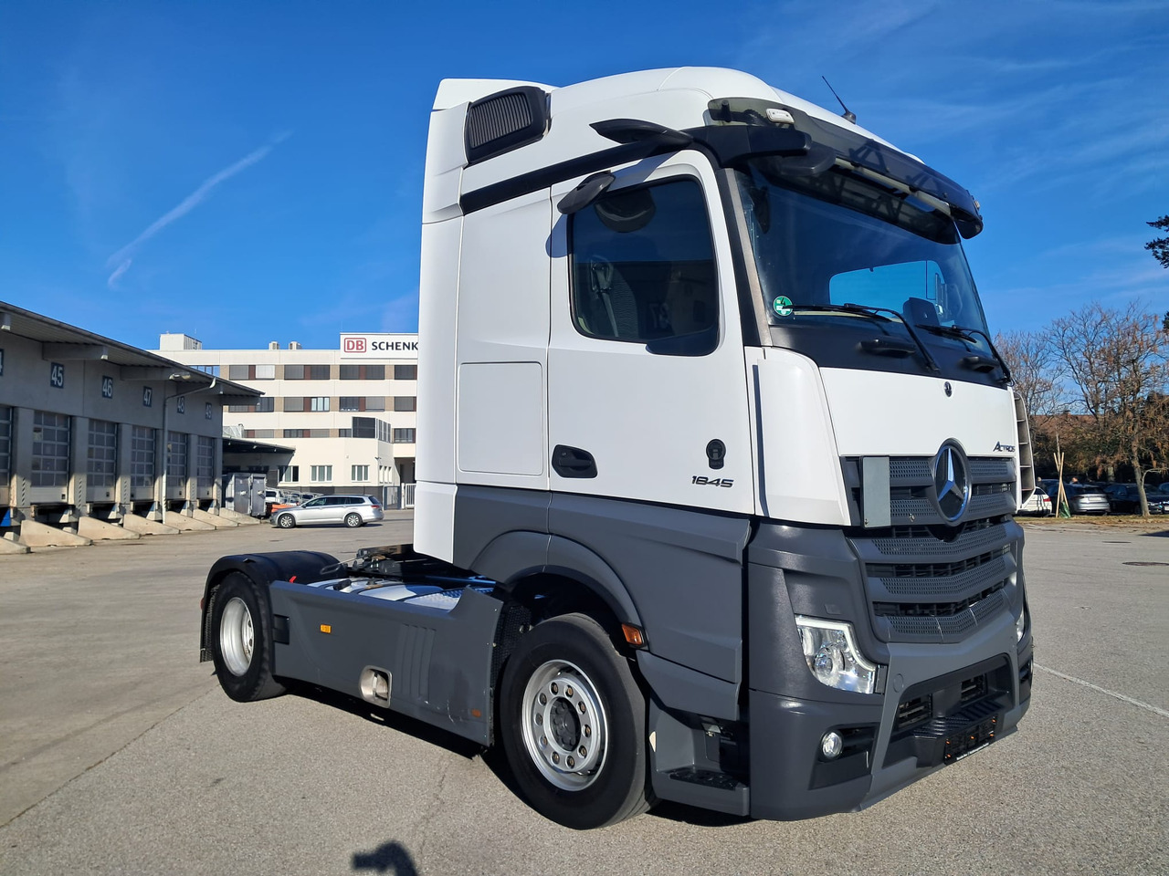 MERCEDES-BENZ Actros 18 45 | Retarder | Standklima | 4 Stück MP5 - Vlačilec: slika 2 MERCEDES-BENZ Actros 18 45 | Retarder | Standklima | 4 Stück MP5 - Vlačilec: slika 2
