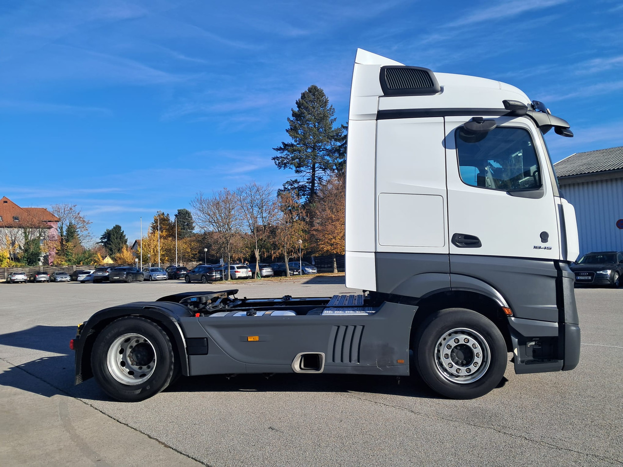 MERCEDES-BENZ Actros 18 45 | Retarder | Standklima | 4 Stück MP5 - Vlačilec: slika 5 MERCEDES-BENZ Actros 18 45 | Retarder | Standklima | 4 Stück MP5 - Vlačilec: slika 5