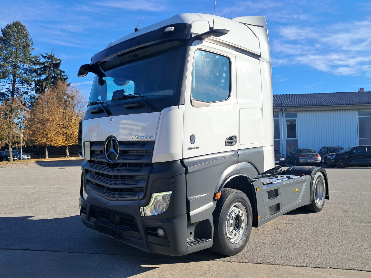 MERCEDES-BENZ Actros 18 45 | Retarder | Standklima | 4 Stück MP5 - Vlačilec: slika 1 MERCEDES-BENZ Actros 18 45 | Retarder | Standklima | 4 Stück MP5 - Vlačilec: slika 1