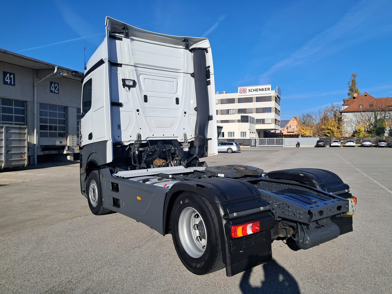 MERCEDES-BENZ Actros 18 45 | Retarder | Standklima | 4 Stück MP5 - Vlačilec: slika 3 MERCEDES-BENZ Actros 18 45 | Retarder | Standklima | 4 Stück MP5 - Vlačilec: slika 3