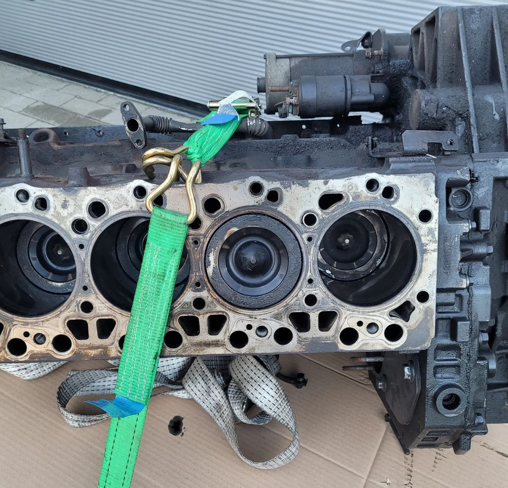 BLOK SILNIKA IVECO EUROCARGO E6 - Blok cilindra za Tovornjak: slika 2 BLOK SILNIKA IVECO EUROCARGO E6 - Blok cilindra za Tovornjak: slika 2