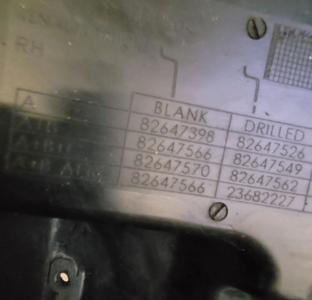 BŁOTNIK PRAWE RENAULT RANGE T GAMA OM 82647398 CHWALIM116 - Blatnik za Tovornjak: slika 3 BŁOTNIK PRAWE RENAULT RANGE T GAMA OM 82647398 CHWALIM116 - Blatnik za Tovornjak: slika 3