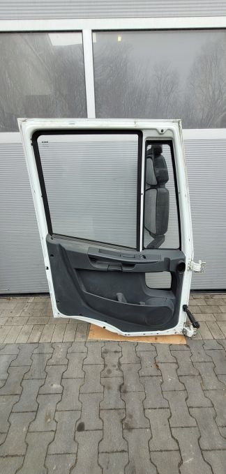 DRZWI IVECO EUROCARGO LEWE EURO6 - Vrata in deli: slika 3 DRZWI IVECO EUROCARGO LEWE EURO6 - Vrata in deli: slika 3