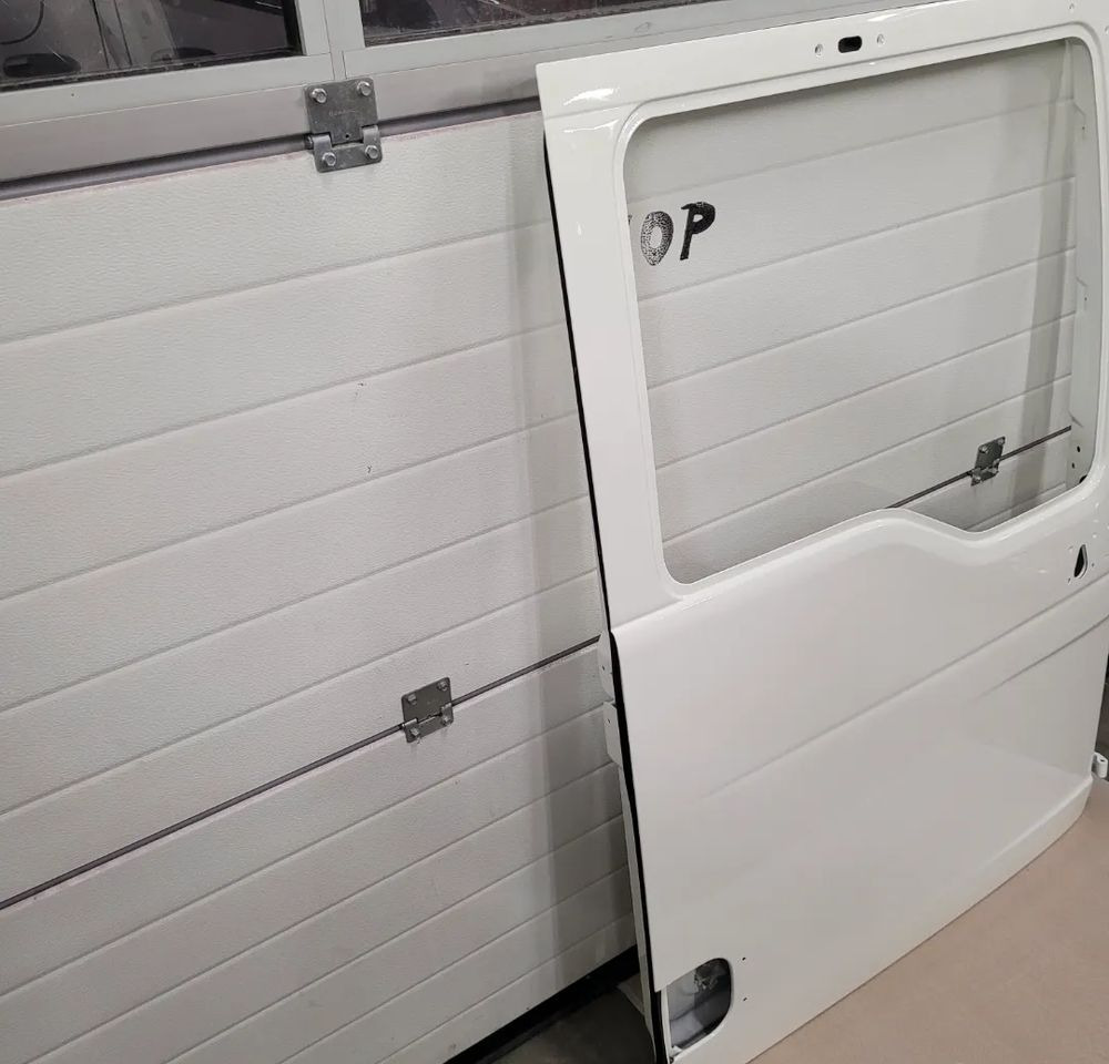 DRZWI PRAWE MAN TGX RAL 9010 ORYGINAŁ - Vrata in deli za Tovornjak: slika 2 DRZWI PRAWE MAN TGX RAL 9010 ORYGINAŁ - Vrata in deli za Tovornjak: slika 2