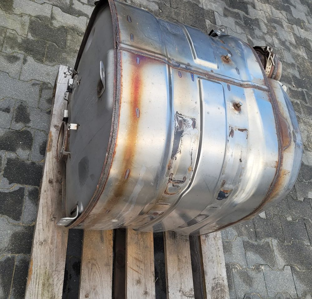 KATALIZATOR RENAULT RANGE T GAMA 23046491 CHWALIM116 - Katalizator za Tovornjak: slika 2 KATALIZATOR RENAULT RANGE T GAMA 23046491 CHWALIM116 - Katalizator za Tovornjak: slika 2