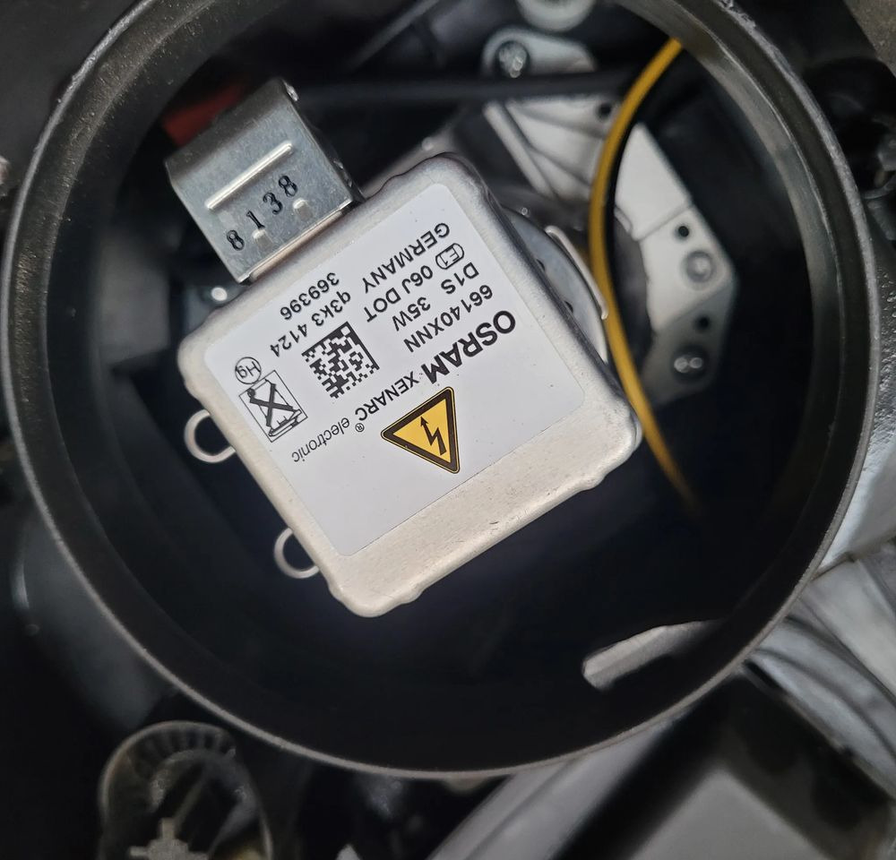 LAMPA XENON RENAULT RANGE T PRAWA LEWA - Luči/ Osvetlitev za Tovornjak: slika 5 LAMPA XENON RENAULT RANGE T PRAWA LEWA - Luči/ Osvetlitev za Tovornjak: slika 5