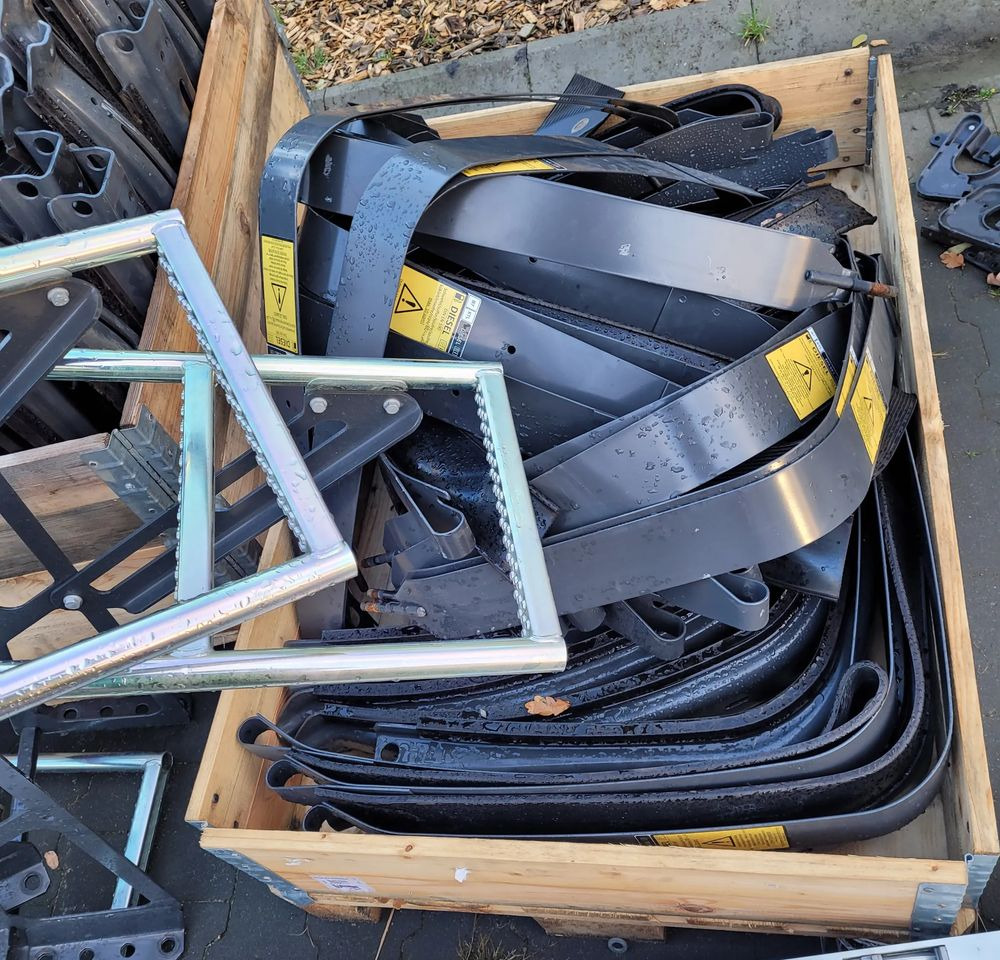 ŁAPY MOCOWANIE ZBIORNIKA MERCEDES ACTROS MP4 MP5 NOWE - Karoserija in zunanjost za Tovornjak: slika 2 ŁAPY MOCOWANIE ZBIORNIKA MERCEDES ACTROS MP4 MP5 NOWE - Karoserija in zunanjost za Tovornjak: slika 2