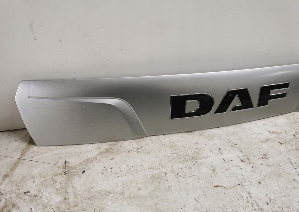 LOGO GRILL DAF LF LIFT ORYGINAŁ ACAB536 - Pokrov motorja: slika 2 LOGO GRILL DAF LF LIFT ORYGINAŁ ACAB536 - Pokrov motorja: slika 2