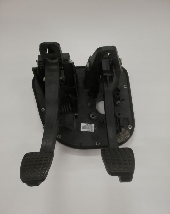 MOCOWANIE PODSTAWA PEDAŁÓW IVECO DAILY 5801482032 - Pedal za Tovornjak: slika 1 MOCOWANIE PODSTAWA PEDAŁÓW IVECO DAILY 5801482032 - Pedal za Tovornjak: slika 1