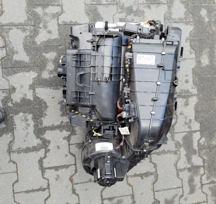 NAGRZEWNICA RENAUL RANGE T GAMA OM 7484553426/02 - Hladilni sistem za Tovornjak: slika 3 NAGRZEWNICA RENAUL RANGE T GAMA OM 7484553426/02 - Hladilni sistem za Tovornjak: slika 3