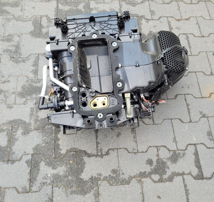 NAGRZEWNICA RENAUL RANGE T GAMA OM 7484553426/02 - Ogrevanje/ Prezračevanje za Tovornjak: slika 2 NAGRZEWNICA RENAUL RANGE T GAMA OM 7484553426/02 - Ogrevanje/ Prezračevanje za Tovornjak: slika 2