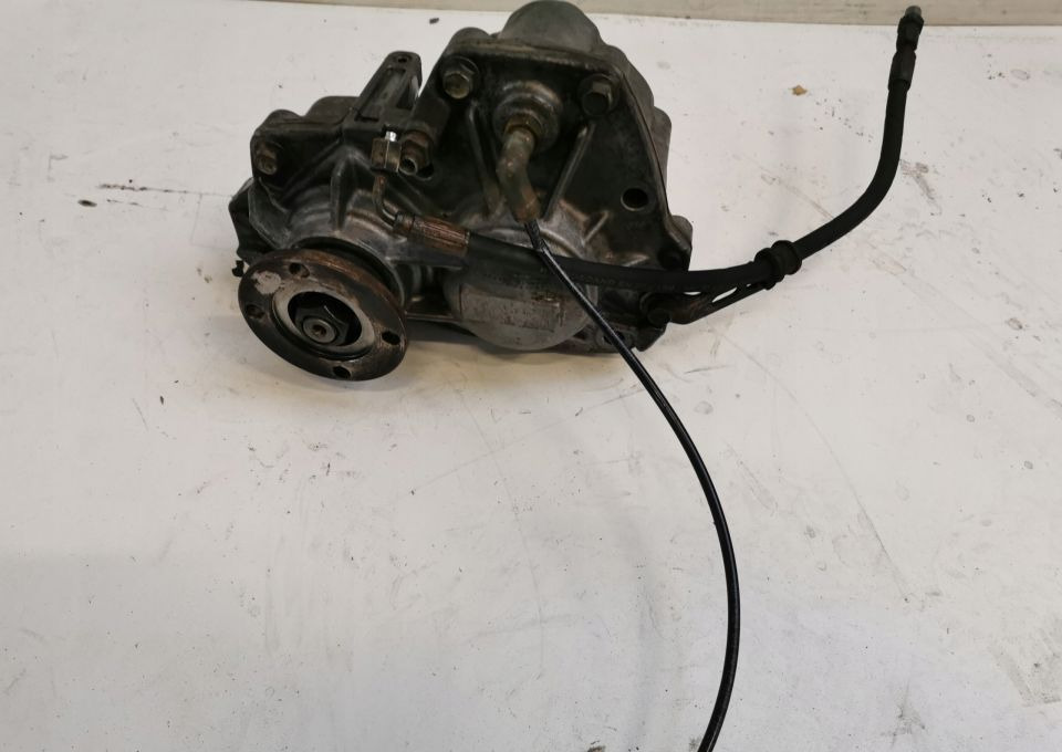 PRZYSTAWKA SKRZYNI BIEGÓW PTO VOLVO FH 21066327 - Menjalnik in deli za Tovornjak: slika 1 PRZYSTAWKA SKRZYNI BIEGÓW PTO VOLVO FH 21066327 - Menjalnik in deli za Tovornjak: slika 1