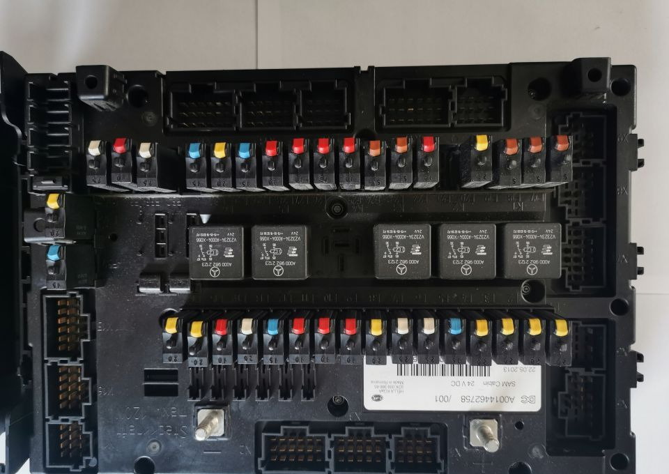 SAM CABIN MERCEDES ACTROS MP4 A001 446 27 58/001 - Varovalka za Tovornjak: slika 1 SAM CABIN MERCEDES ACTROS MP4 A001 446 27 58/001 - Varovalka za Tovornjak: slika 1