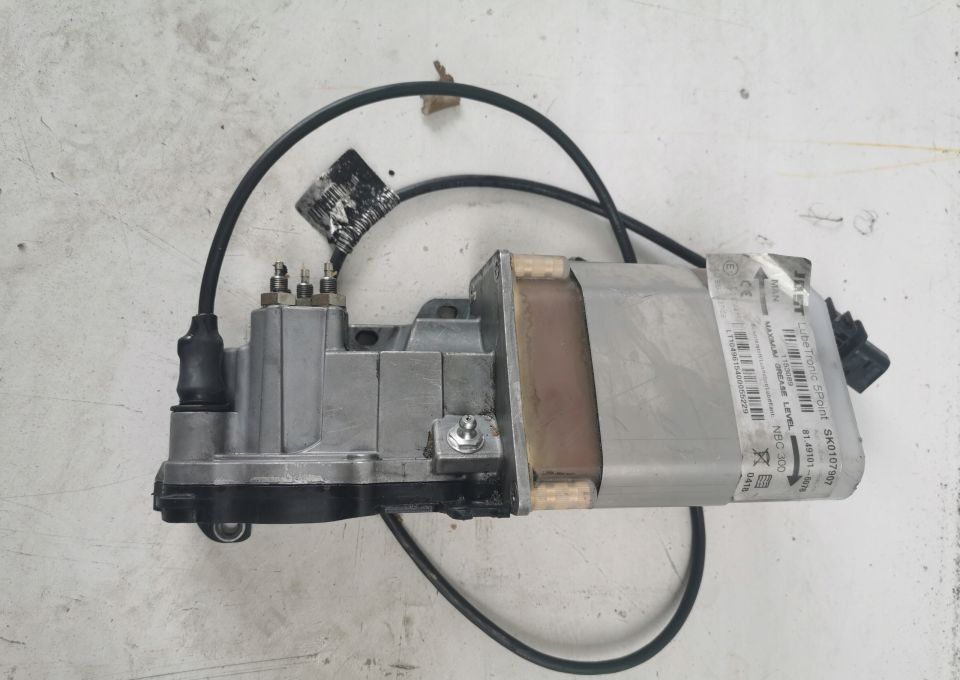SMAROWANIE SIODŁA JOST MAN TGX TGS 81.49101-6078 - Spojni element za priklopnik za Tovornjak: slika 1 SMAROWANIE SIODŁA JOST MAN TGX TGS 81.49101-6078 - Spojni element za priklopnik za Tovornjak: slika 1