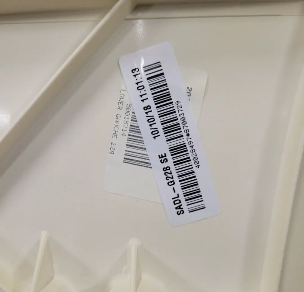 SPOJLER ZAKABINOWY SCANIA R 1534228 NOWY ORYGINAŁ. - Aerodinamika/ Spojler za Tovornjak: slika 3 SPOJLER ZAKABINOWY SCANIA R 1534228 NOWY ORYGINAŁ. - Aerodinamika/ Spojler za Tovornjak: slika 3