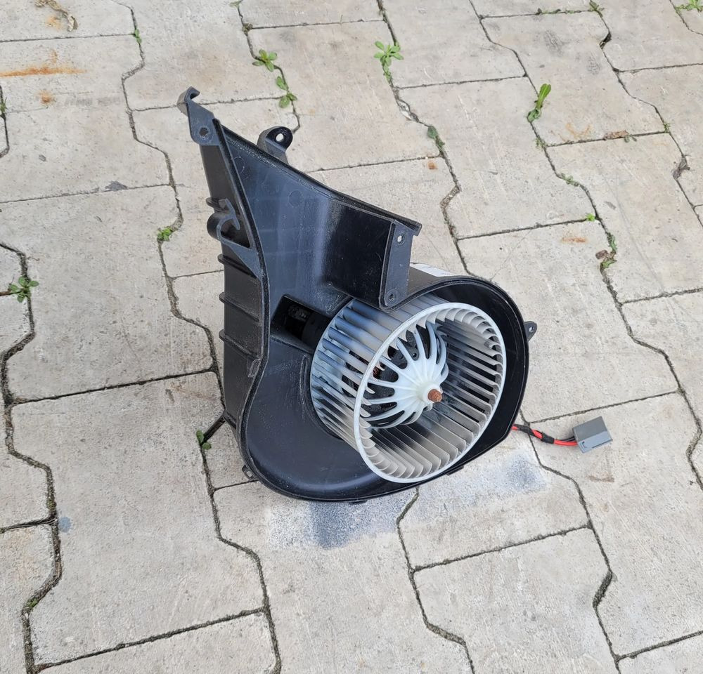 WENTYLATOR NAGRZEWNICY VOLVO FH4 ORYGINAŁ - Ventilator kabine za Tovornjak: slika 2 WENTYLATOR NAGRZEWNICY VOLVO FH4 ORYGINAŁ - Ventilator kabine za Tovornjak: slika 2