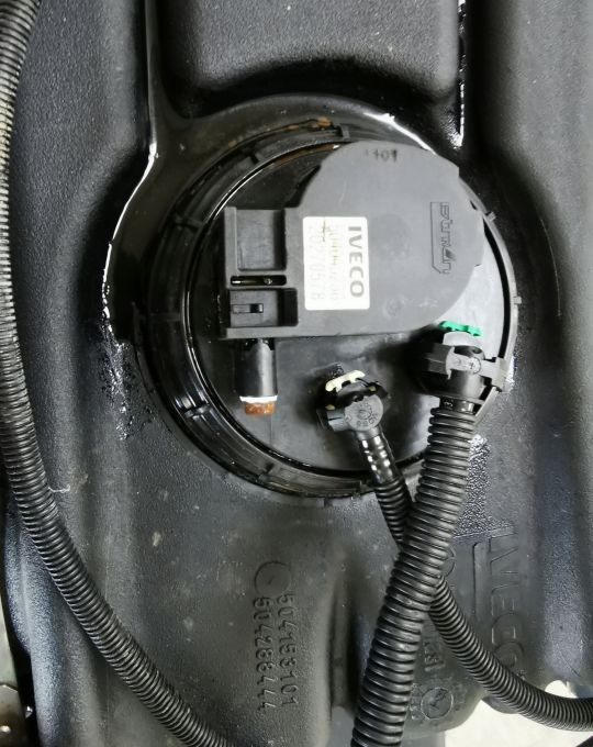 ZBIORNIK PALIWA IVECO EUROCARGO 504153101 - Rezervoar za gorivo za Tovornjak: slika 4 ZBIORNIK PALIWA IVECO EUROCARGO 504153101 - Rezervoar za gorivo za Tovornjak: slika 4