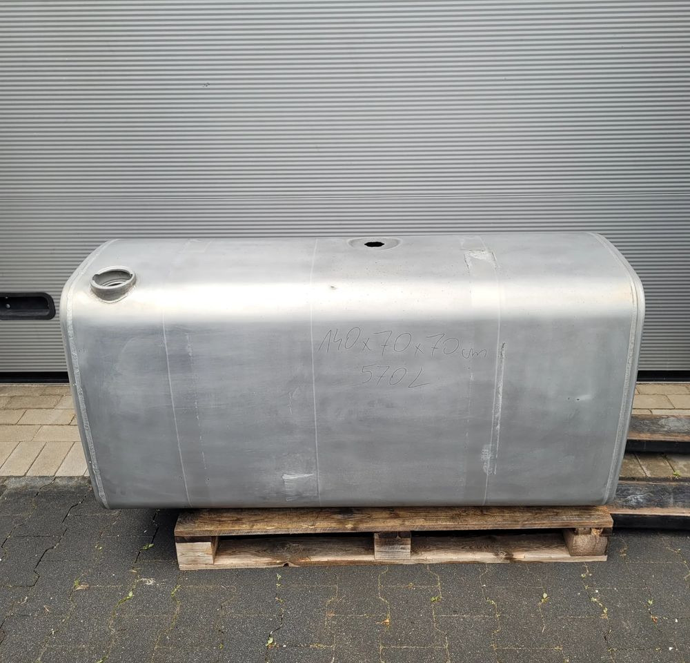 ZBIORNIK PALIWA VOLVO FH4 21516453 570L 140X70X70CM CHWALIM116 - Rezervoar za gorivo za Tovornjak: slika 1 ZBIORNIK PALIWA VOLVO FH4 21516453 570L 140X70X70CM CHWALIM116 - Rezervoar za gorivo za Tovornjak: slika 1