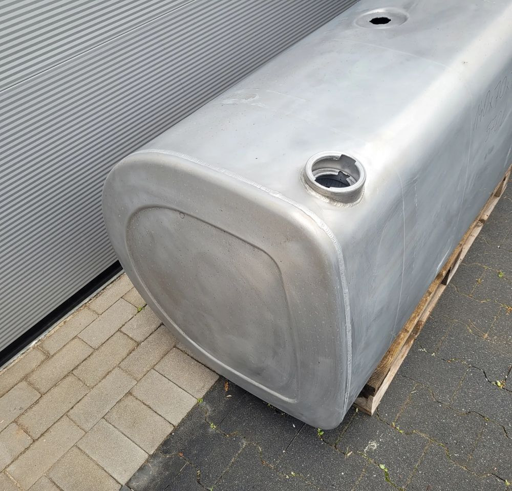ZBIORNIK PALIWA VOLVO FH4 21516453 570L 140X70X70CM CHWALIM116 - Rezervoar za gorivo za Tovornjak: slika 2 ZBIORNIK PALIWA VOLVO FH4 21516453 570L 140X70X70CM CHWALIM116 - Rezervoar za gorivo za Tovornjak: slika 2