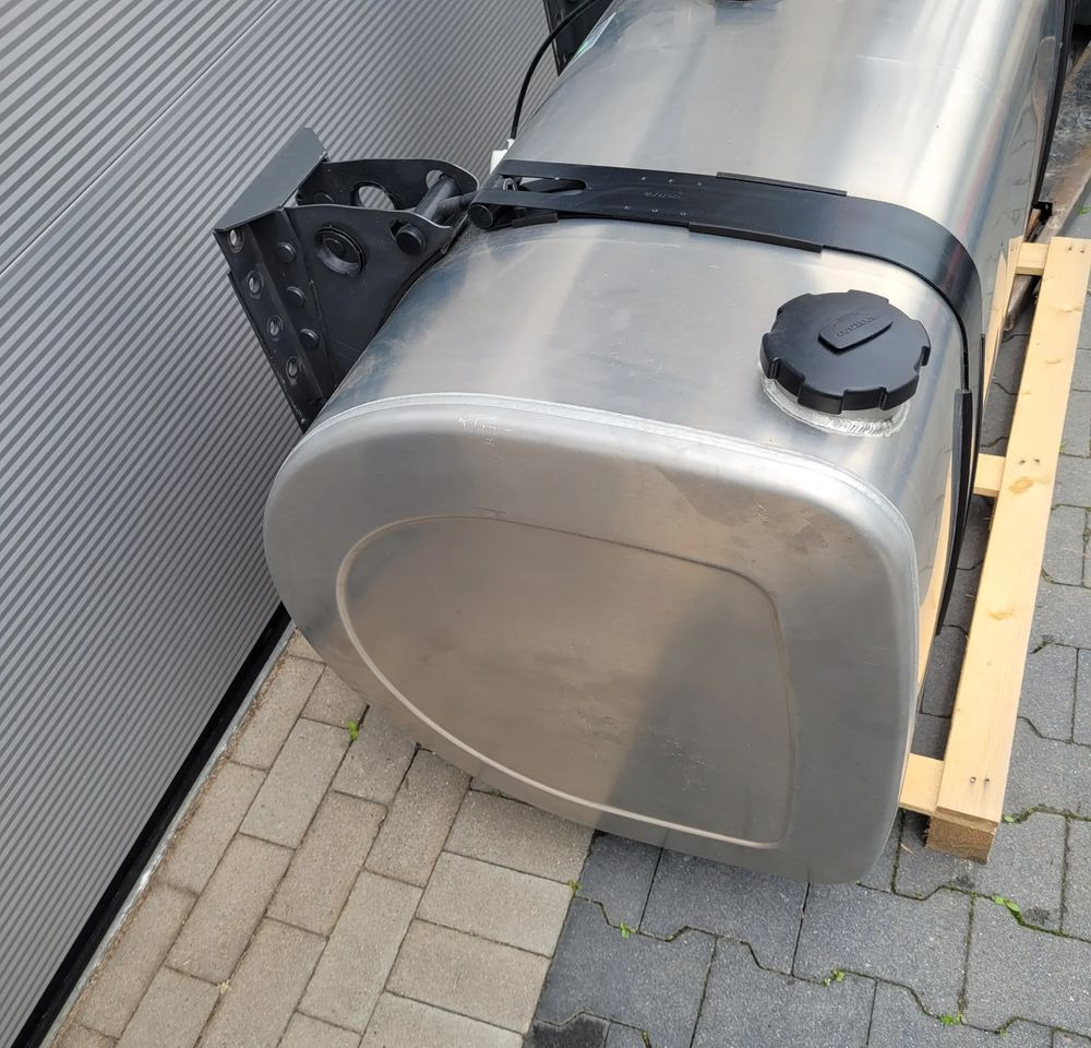 ZBIORNIK PALIWA VOLVO FH4 FH5 GAMA 140X70X70CM 21516453 570L CHWALIM116 - Rezervoar za gorivo za Tovornjak: slika 2 ZBIORNIK PALIWA VOLVO FH4 FH5 GAMA 140X70X70CM 21516453 570L CHWALIM116 - Rezervoar za gorivo za Tovornjak: slika 2
