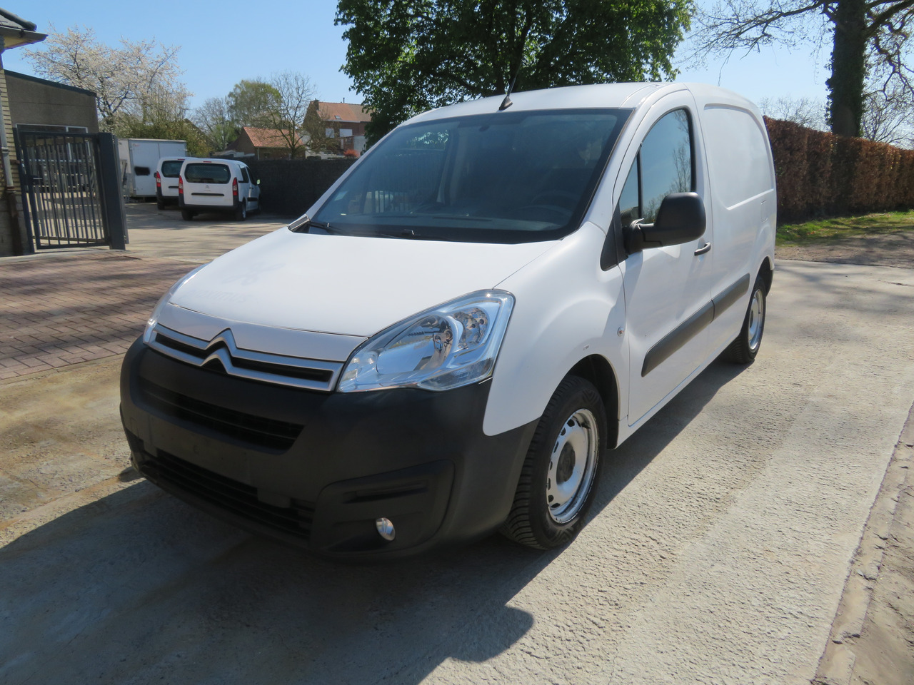 CITROËN Berlingo 1.6 BlueHDi CLUB - Furgon: slika 3 CITROËN Berlingo 1.6 BlueHDi CLUB - Furgon: slika 3