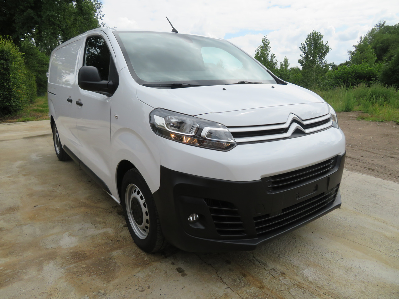 CITROËN Jumpy Club - 1.5 BlueHDi - Mali kombi: slika 1 CITROËN Jumpy Club - 1.5 BlueHDi - Mali kombi: slika 1