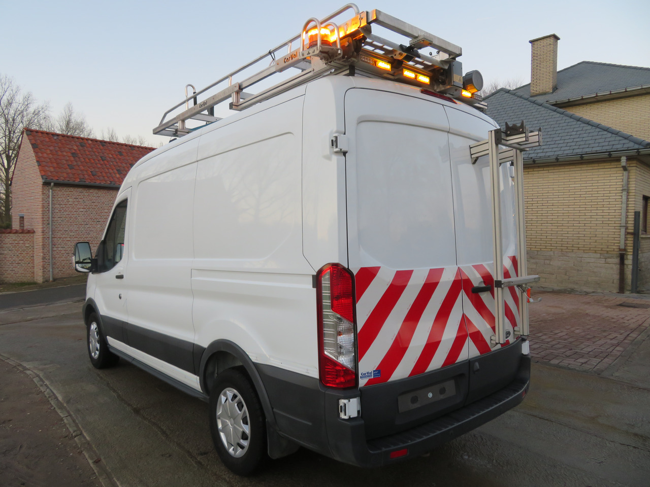 Ford Transit 2.0TDCi - L2H2 - Furgon: slika 5 Ford Transit 2.0TDCi - L2H2 - Furgon: slika 5