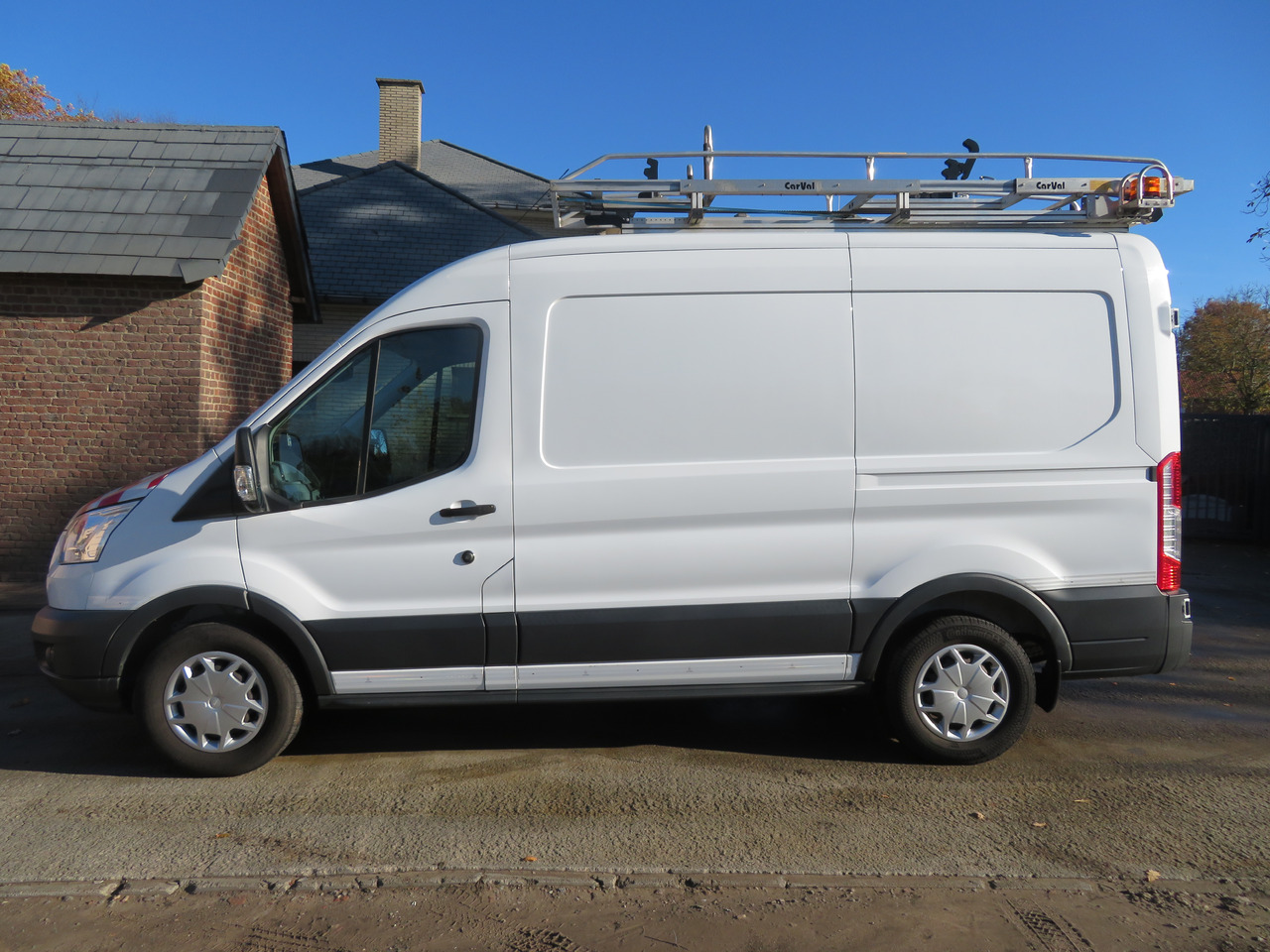 Ford Transit 2.0TDCi L2H2 - Furgon: slika 4 Ford Transit 2.0TDCi L2H2 - Furgon: slika 4