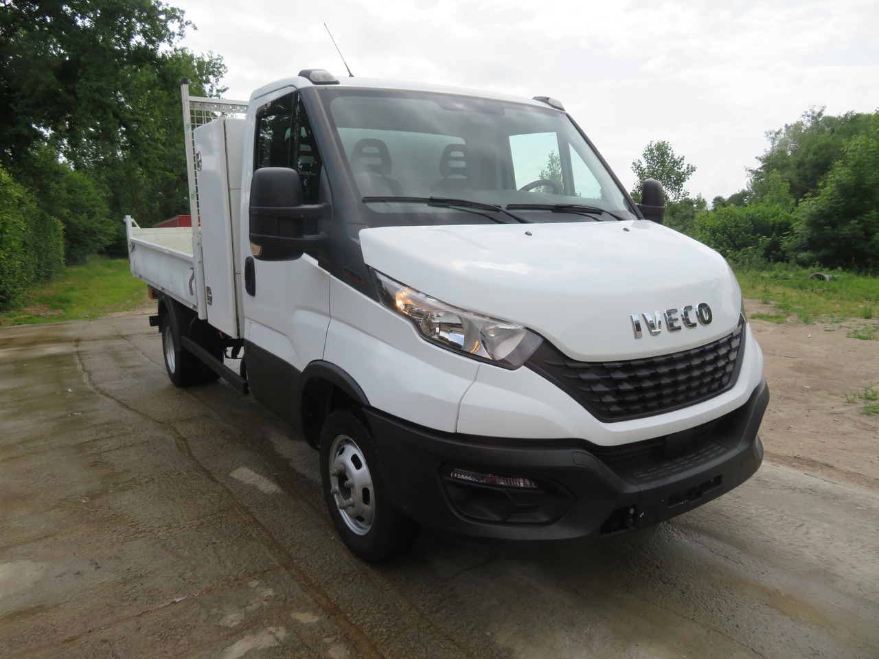 IVECO Daily 35C16 - 3.0 - Dostavno vozilo prekucnik: slika 1 IVECO Daily 35C16 - 3.0 - Dostavno vozilo prekucnik: slika 1