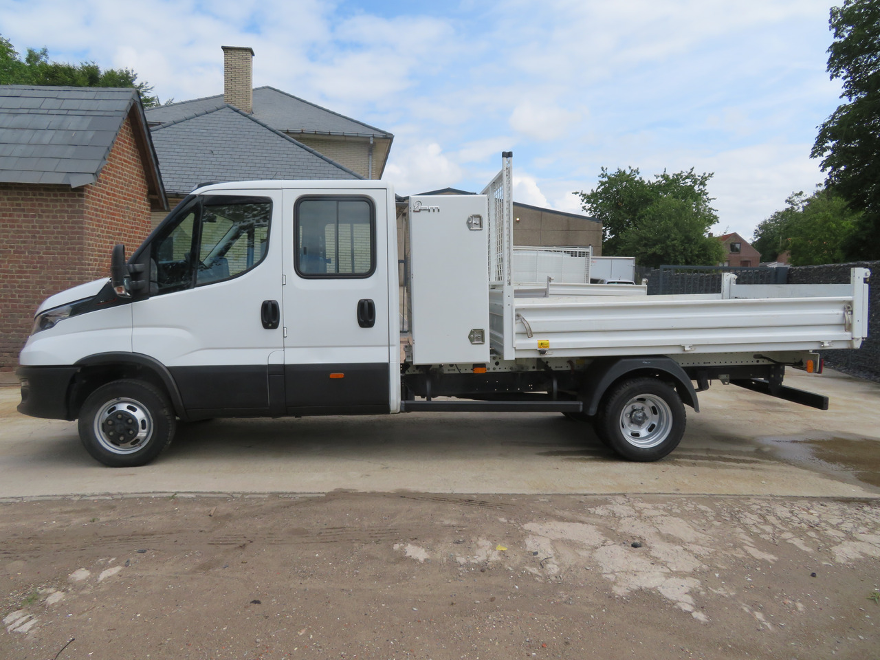 IVECO Daily 35C16 3.0 Dubbel cabine - Dostavno vozilo prekucnik, Dostavno vozilo z dvojno kabino: slika 4 IVECO Daily 35C16 3.0 Dubbel cabine - Dostavno vozilo prekucnik, Dostavno vozilo z dvojno kabino: slika 4