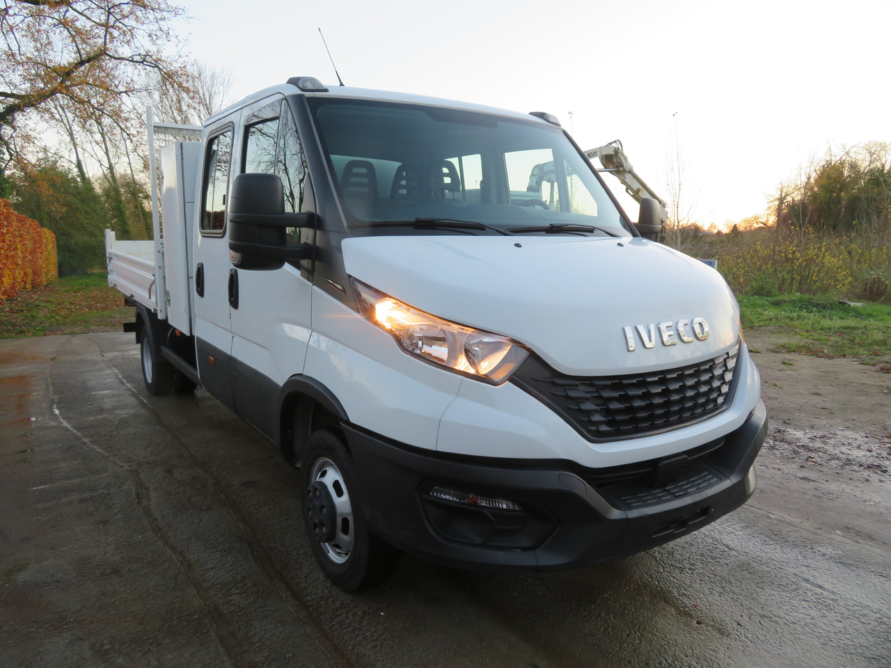 Iveco Daily 35C16 3.0 - Dostavno vozilo prekucnik, Dostavno vozilo z dvojno kabino: slika 1 Iveco Daily 35C16 3.0 - Dostavno vozilo prekucnik, Dostavno vozilo z dvojno kabino: slika 1
