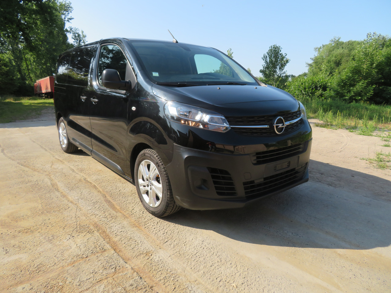 OPEL Vivaro 2.0 Turbo - L2H1 - Mali kombi: slika 1 OPEL Vivaro 2.0 Turbo - L2H1 - Mali kombi: slika 1
