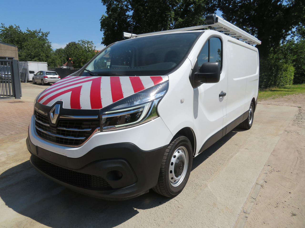 RENAULT Trafic 2.0dCi - L2H1 - Mali kombi: slika 3 RENAULT Trafic 2.0dCi - L2H1 - Mali kombi: slika 3