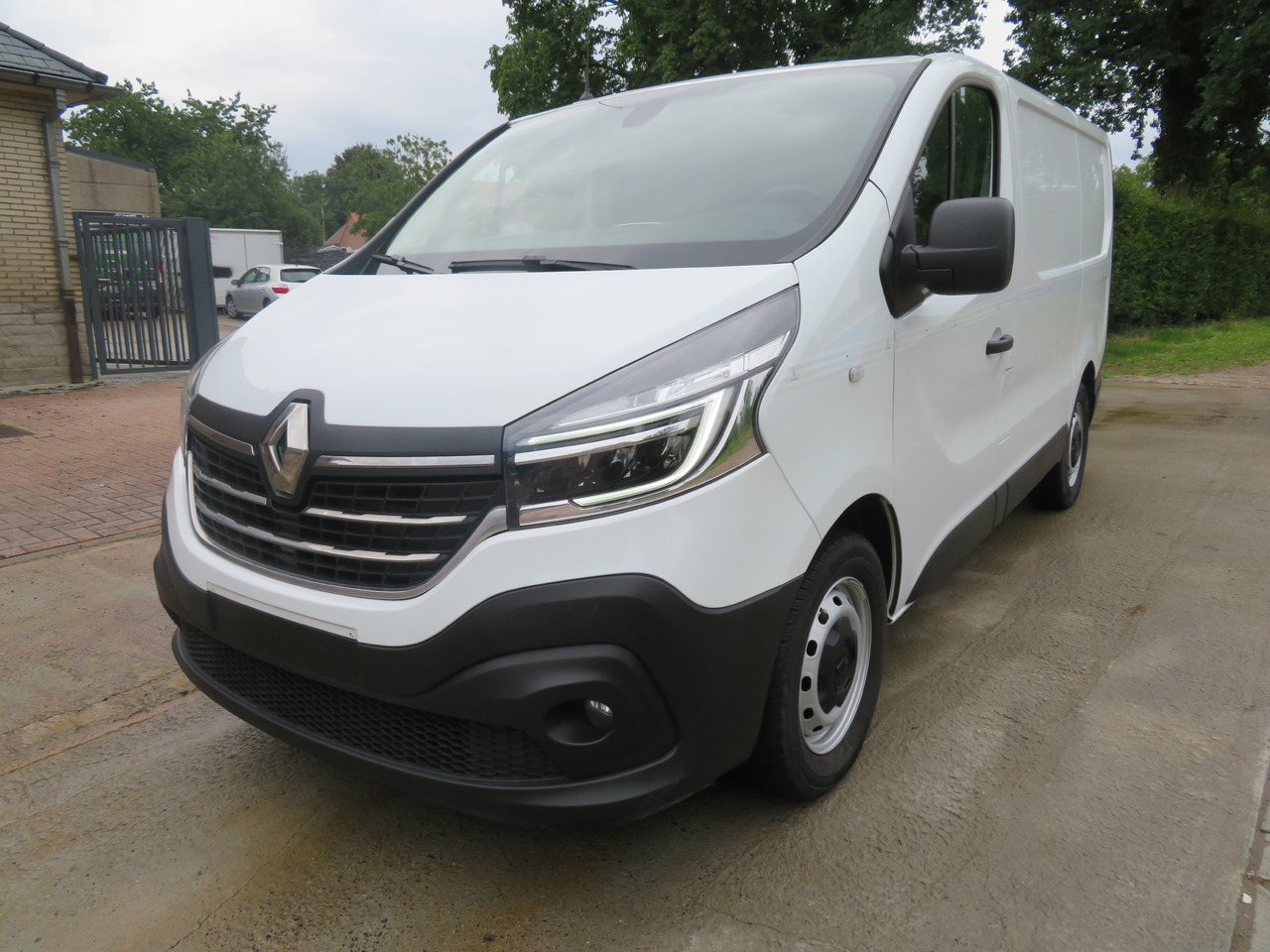Renault Trafic 2.0dCi Grand Confort - L2H1 - Mali kombi: slika 3 Renault Trafic 2.0dCi Grand Confort - L2H1 - Mali kombi: slika 3