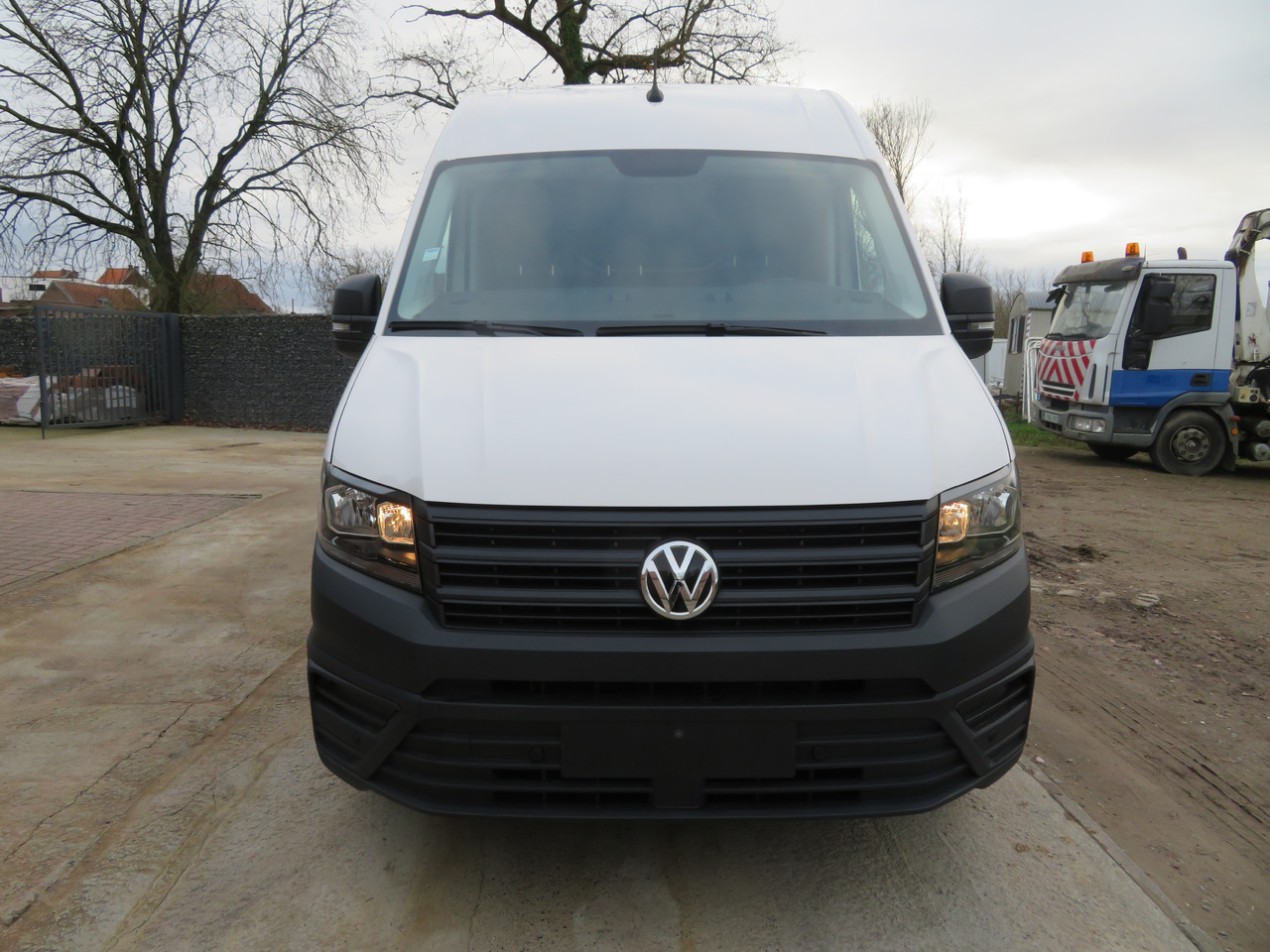 Volkswagen Crafter 2.0 CR TDi L3H3 - Furgon: slika 2 Volkswagen Crafter 2.0 CR TDi L3H3 - Furgon: slika 2