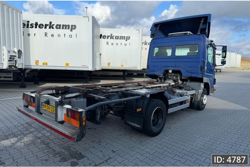 Mercedes-Benz Atego 816 Day Cab, Euro 5, BDF / EPS automatic / standklima / Hydraulic system - Kontejnerski tovornjak/ Tovornjak z zamenljivim tovoriščem: slika 5 Mercedes-Benz Atego 816 Day Cab, Euro 5, BDF / EPS automatic / standklima / Hydraulic system - Kontejnerski tovornjak/ Tovornjak z zamenljivim tovoriščem: slika 5