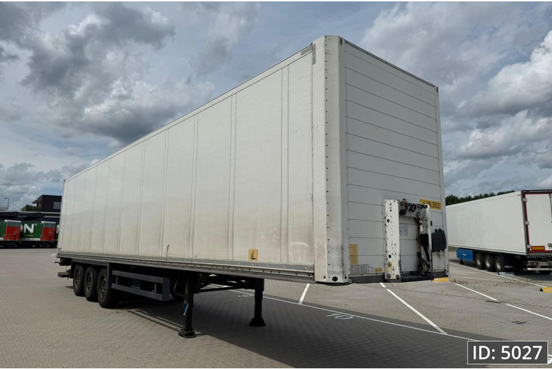 Schmitz Cargobull SCB/S3B / Disk brakes / Double stock / Taillift - Polprikolica zabojnik: slika 4 Schmitz Cargobull SCB/S3B / Disk brakes / Double stock / Taillift - Polprikolica zabojnik: slika 4