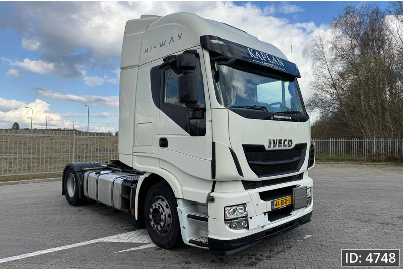 Iveco Stralis AS440S50 Active Space, Euro 6, / ADR / Blower Drum, ADR - Vlačilec: slika 4 Iveco Stralis AS440S50 Active Space, Euro 6, / ADR / Blower Drum, ADR - Vlačilec: slika 4