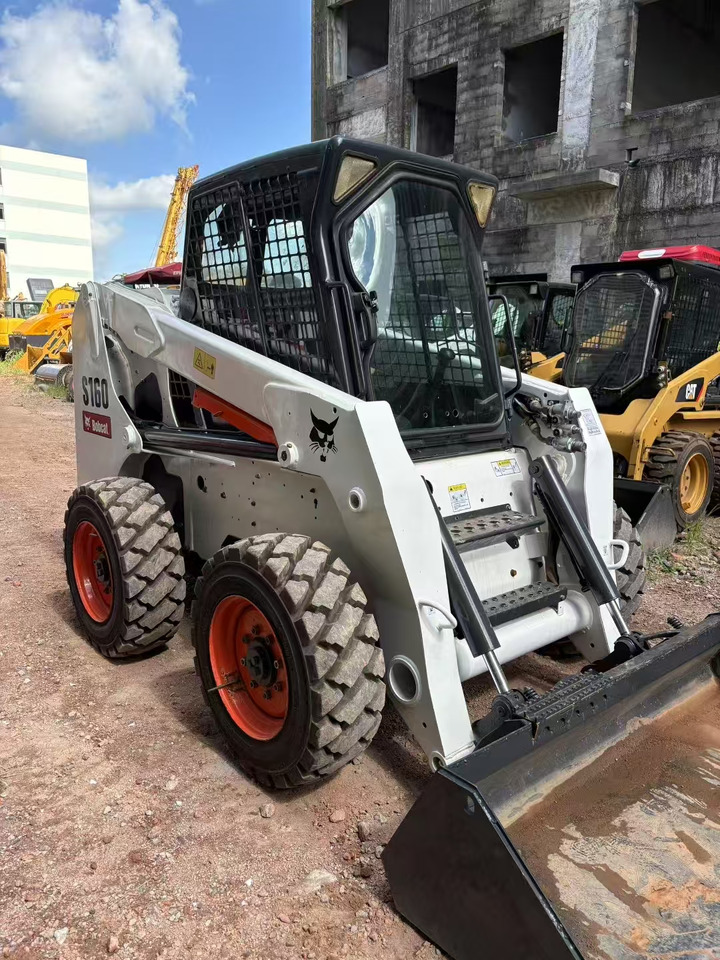BOBCAT S180 - Mini nakladalec: slika 3 BOBCAT S180 - Mini nakladalec: slika 3
