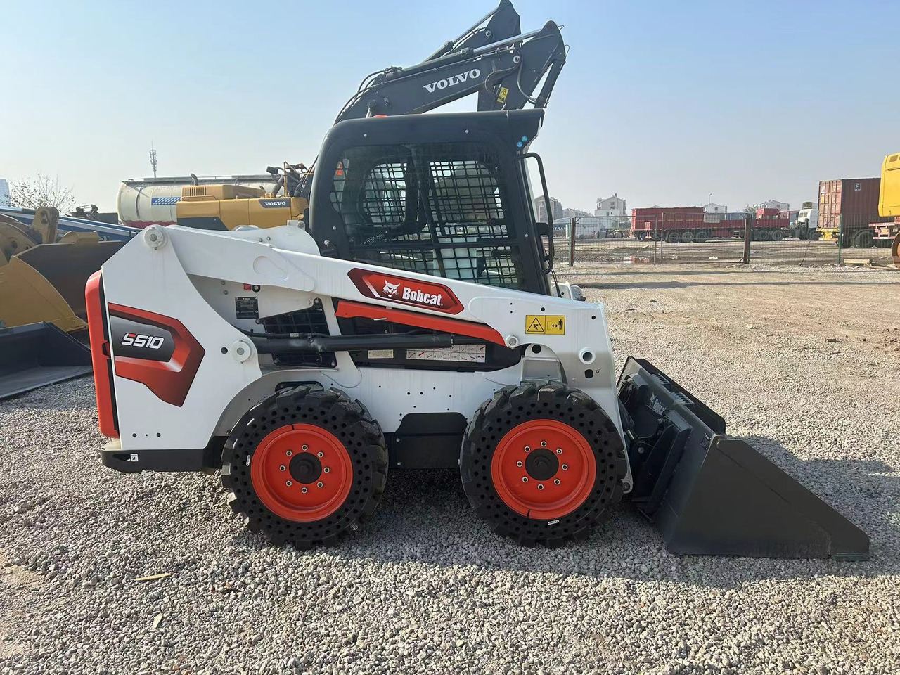 BOBCAT S510 Skid Steer Loader - Mini nakladalec: slika 1 BOBCAT S510 Skid Steer Loader - Mini nakladalec: slika 1