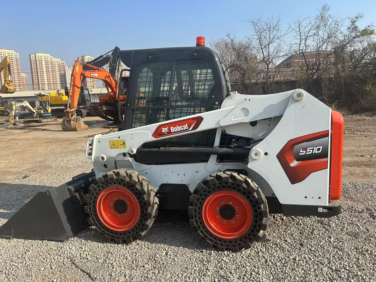 BOBCAT Skid Steer Loader S510 - Mini nakladalec: slika 2 BOBCAT Skid Steer Loader S510 - Mini nakladalec: slika 2