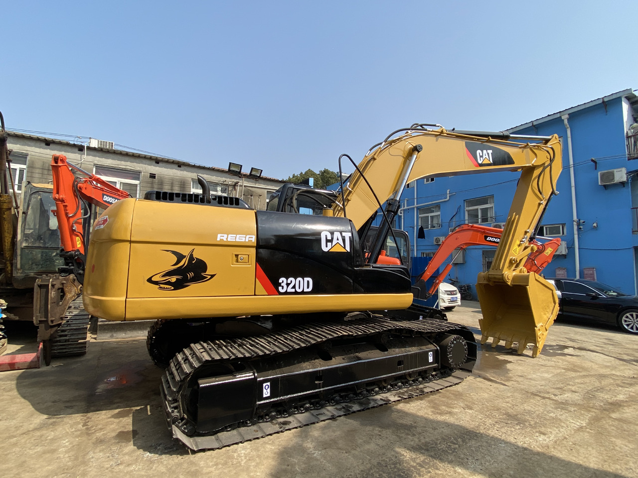 CATERPILLAR 320D - Bager goseničar: slika 2 CATERPILLAR 320D - Bager goseničar: slika 2