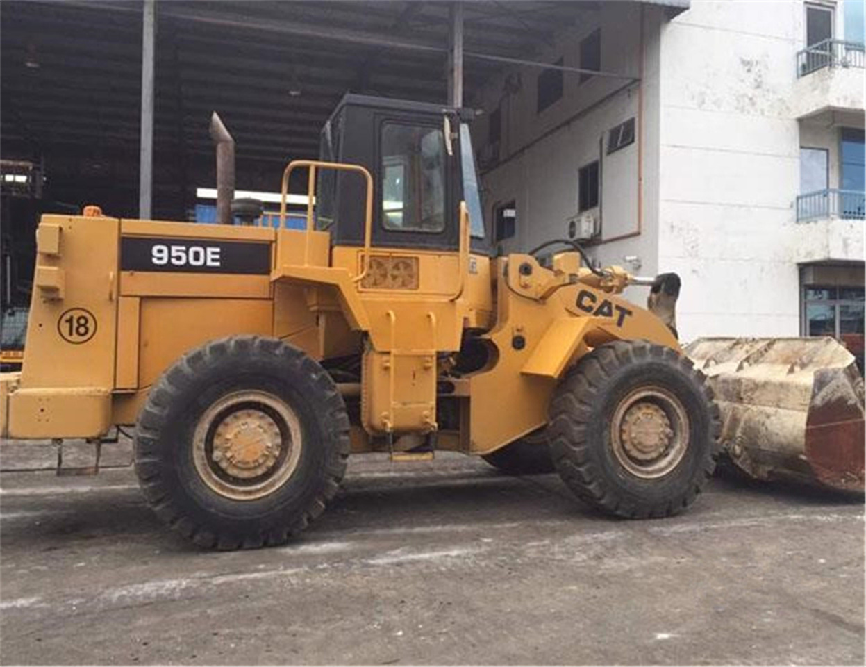 CATERPILLAR 950E - Mini nakladalec: slika 3 CATERPILLAR 950E - Mini nakladalec: slika 3