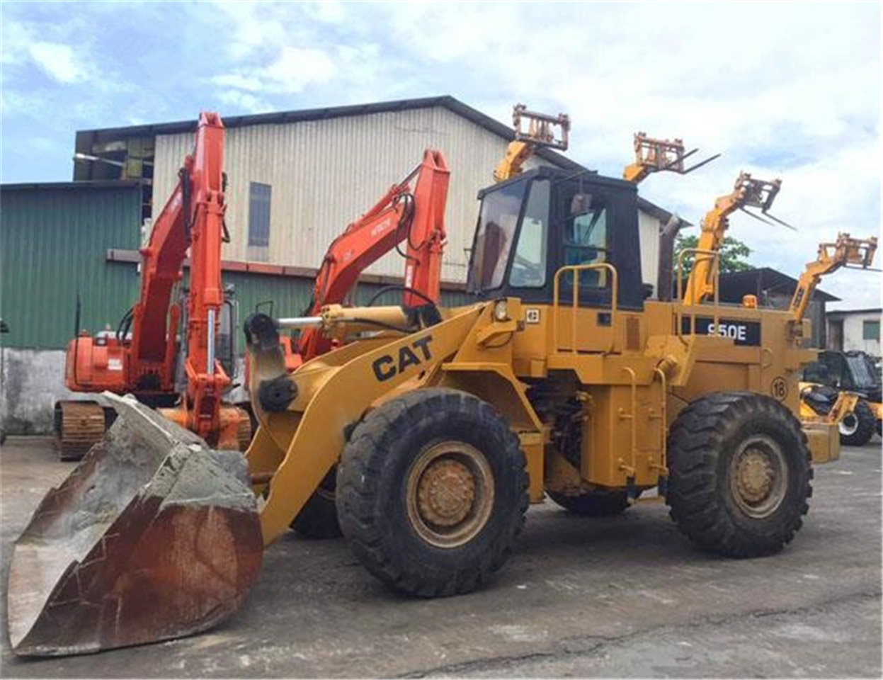 CATERPILLAR 950E - Mini nakladalec: slika 2 CATERPILLAR 950E - Mini nakladalec: slika 2