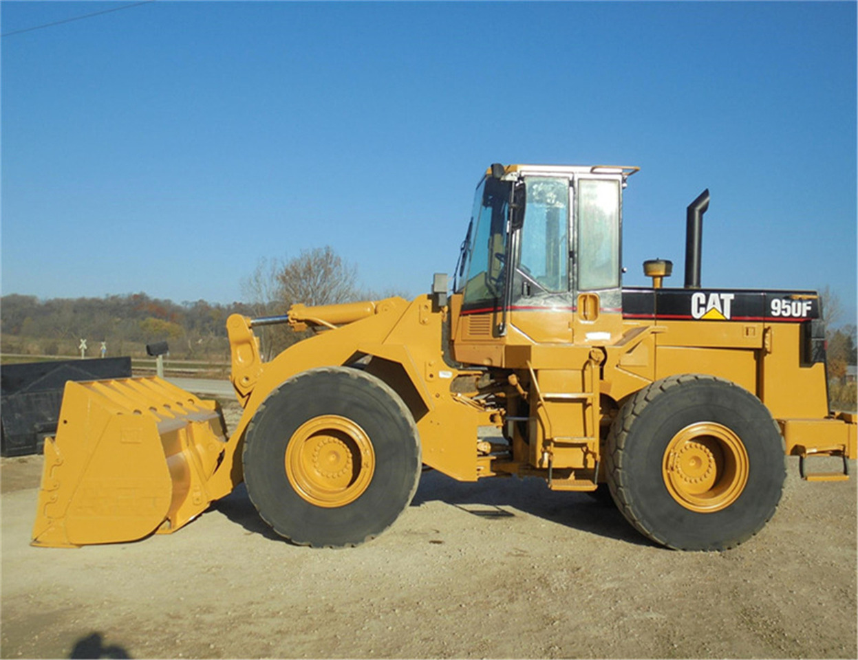 CATERPILLAR 950F - Mini nakladalec: slika 3 CATERPILLAR 950F - Mini nakladalec: slika 3