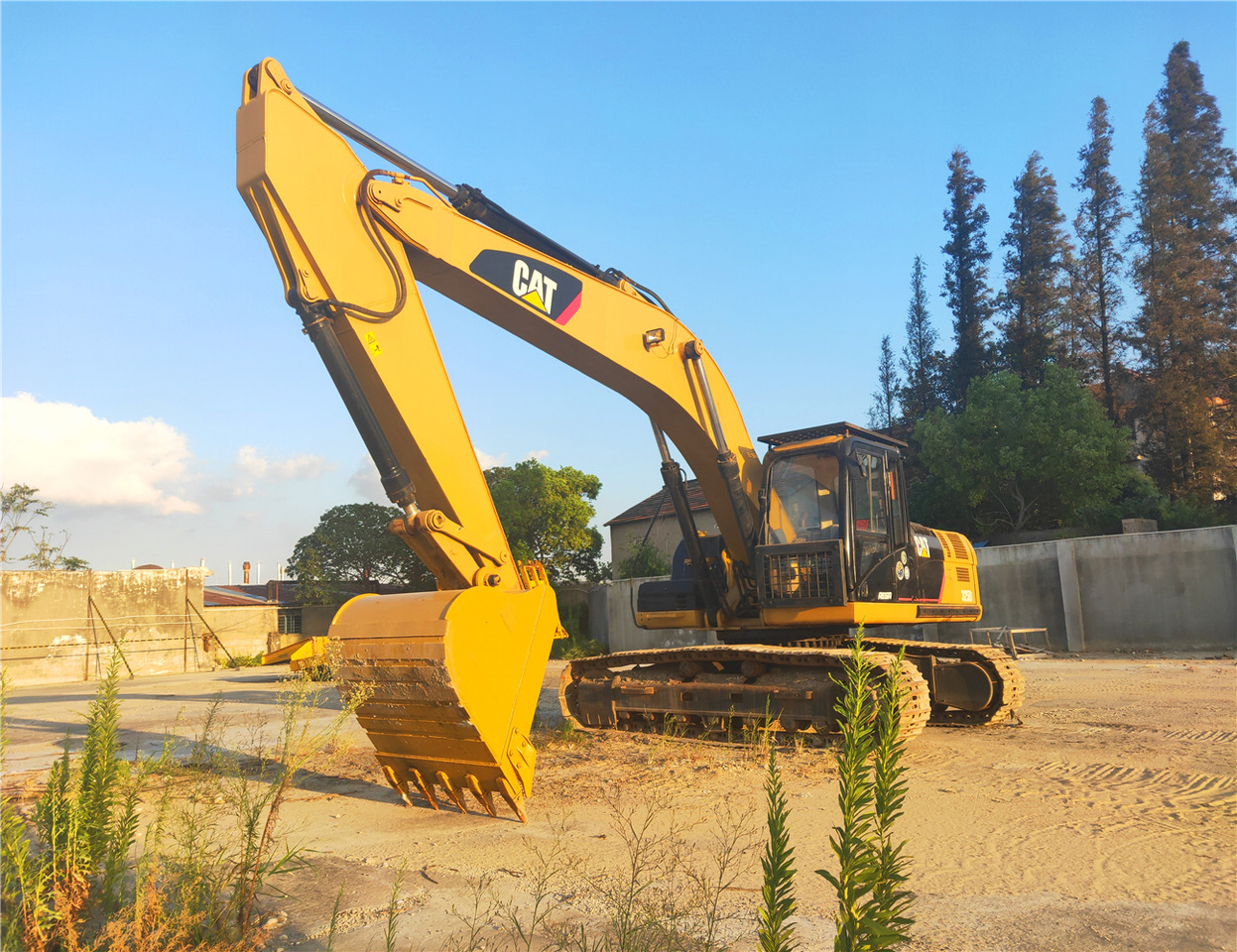 CATERPILLAR Crawler Excavator 325D Good Condition - Bager goseničar: slika 1 CATERPILLAR Crawler Excavator 325D Good Condition - Bager goseničar: slika 1