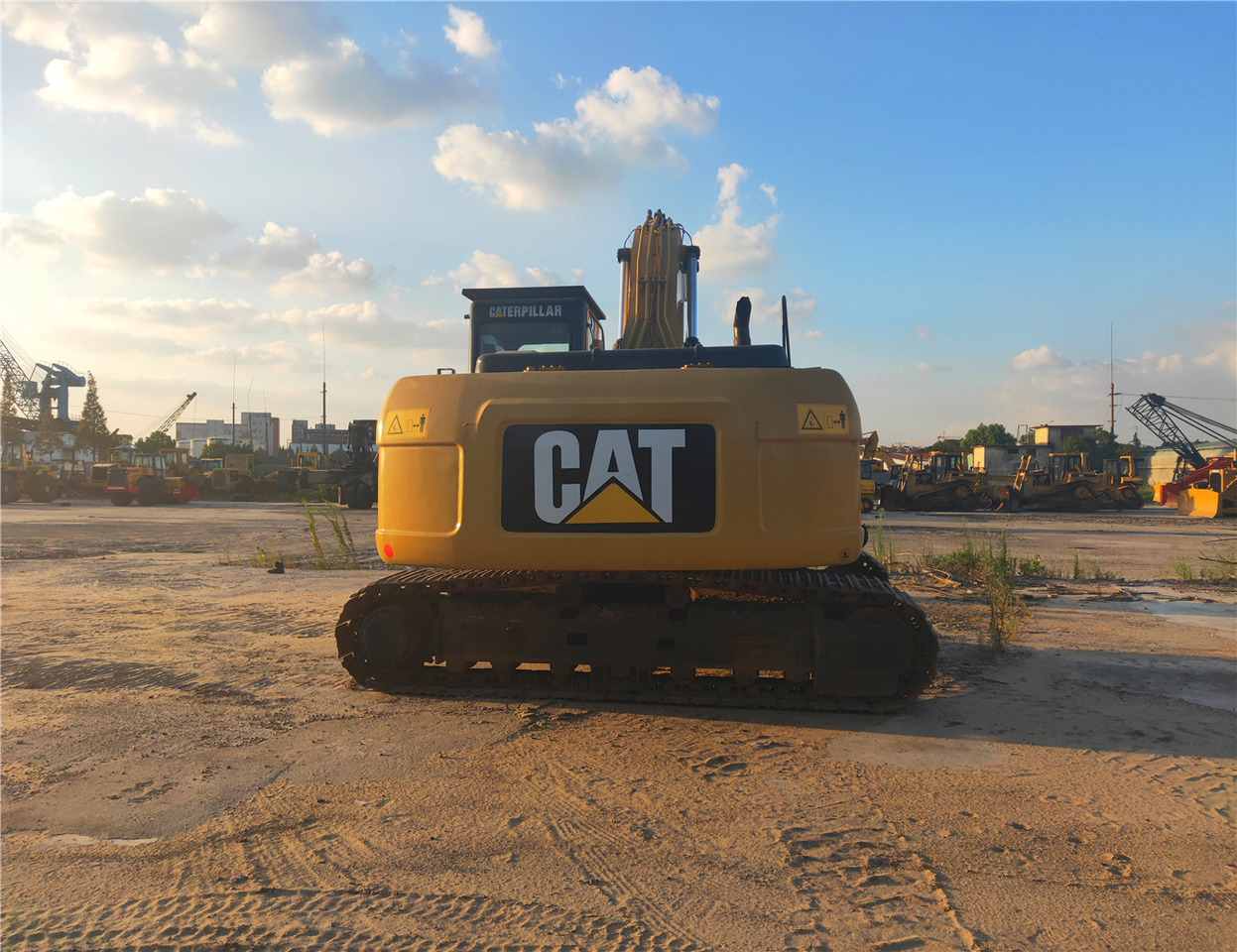 CATERPILLAR Crawler Excavator 325D  Good Condition lizing CATERPILLAR Crawler Excavator 325D  Good Condition: slika 6