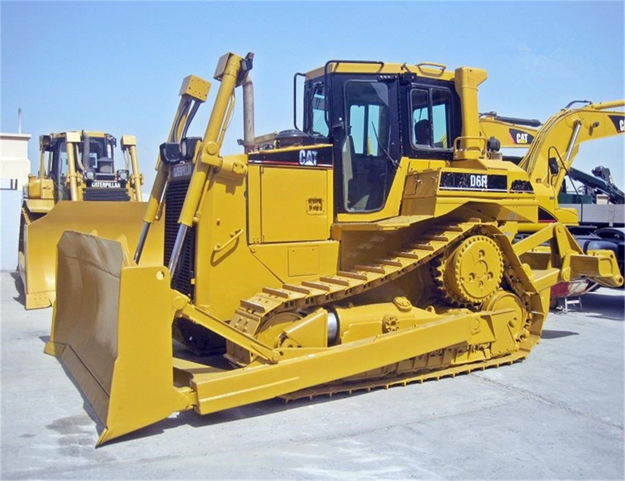 CATERPILLAR D6R - Buldožer: slika 1 CATERPILLAR D6R - Buldožer: slika 1