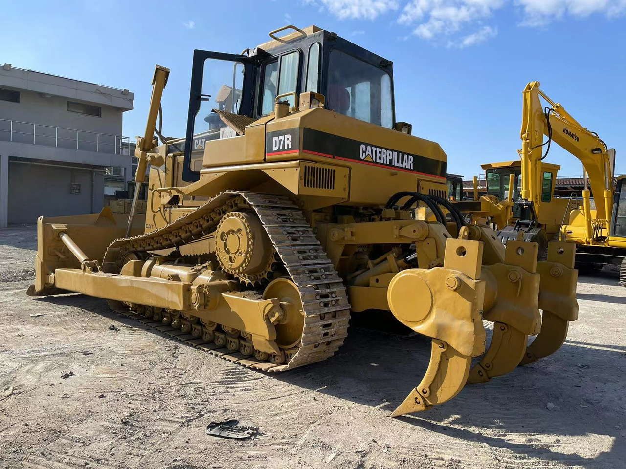 CATERPILLAR D7R - Buldožer: slika 2 CATERPILLAR D7R - Buldožer: slika 2